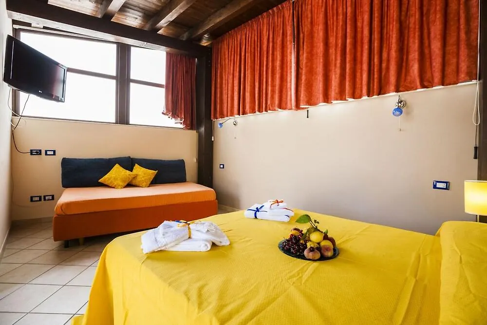 Residence Cortile Merce Trapani 2*,